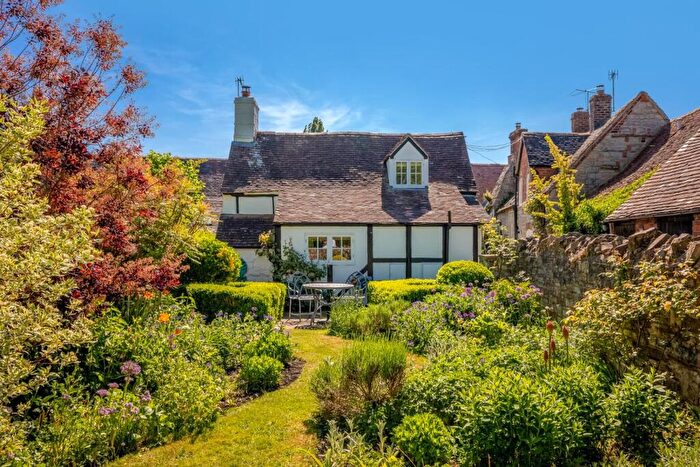 2 Bedroom Cottage For Sale In The Hamlet, Marlciff, Alcester, B50