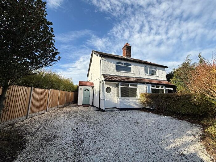 3 Bedroom Semi-Detached House For Sale In Oaklands Drive, Heswall, Wirral, CH61