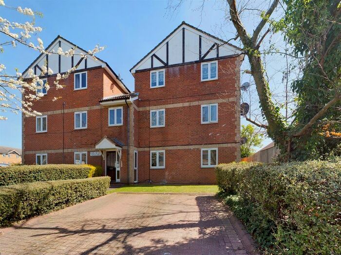 2 Bedroom Flat To Rent In Maplin Park, Langley, Slough, SL3