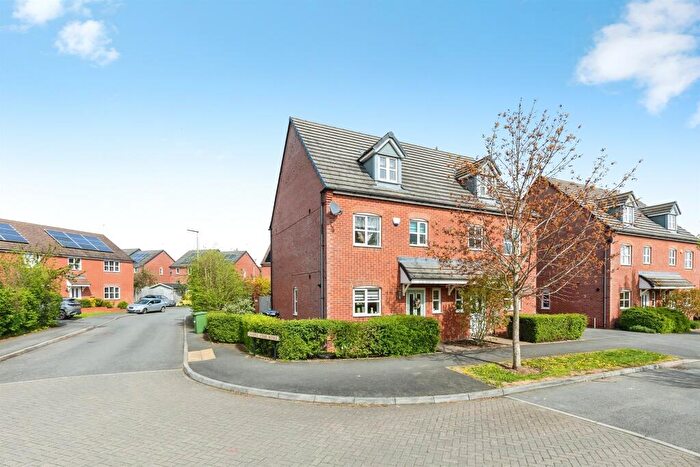 4 Bedroom Semi Detached House For Sale In Macaulay Road, Bishops Itchington, Southam, CV47