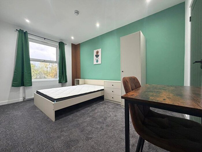 1 Bedroom Semi Detached House To Rent In Weston Road, Guildford, Surrey, GU2