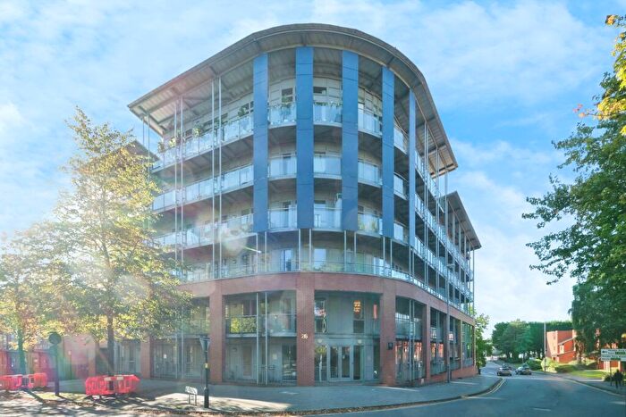 2 Bedroom Flat For Sale In Wheeleys Lane, Birmingham, West Midlands, B15