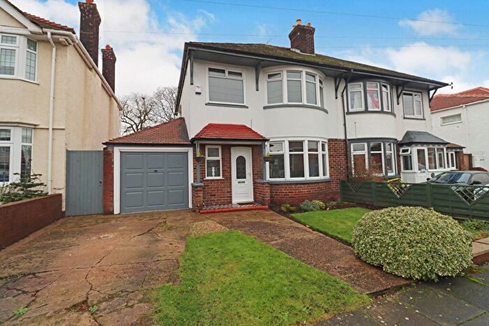 3 Bedroom Semi-Detached House For Sale In Queensbury Avenue, Bromborough, CH62