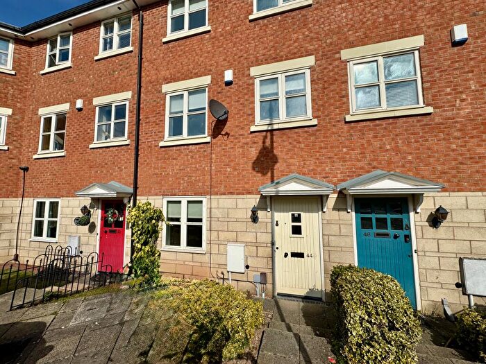 3 Bedroom House To Rent In Towpath Way, Kings Heath, B14