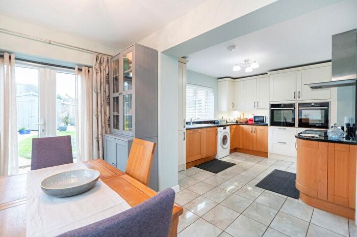 3 Bedroom Detached Bungalow For Sale In Greenfield Crescent, Stonesfield, OX29