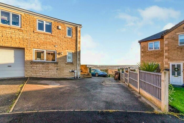 3 Bedroom Semi-Detached House To Rent In Ridge View Drive, Sheffield, South Yorkshire, S9