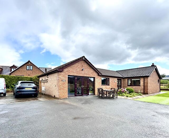 3 Bedroom Detached Bungalow For Sale In Halt Road, Rhigos, Aberdare, CF44