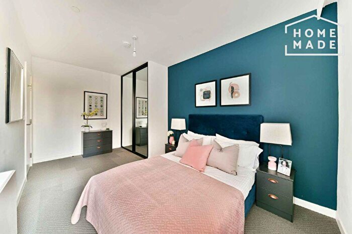 1 Bedroom Flat To Rent In Broadside, M4