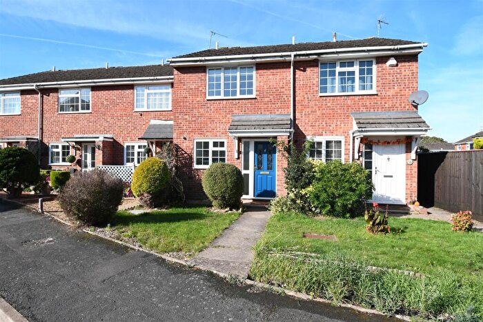 2 Bedroom Terraced House For Sale In Chapman Close, Radford Semele, Leamington Spa, CV31