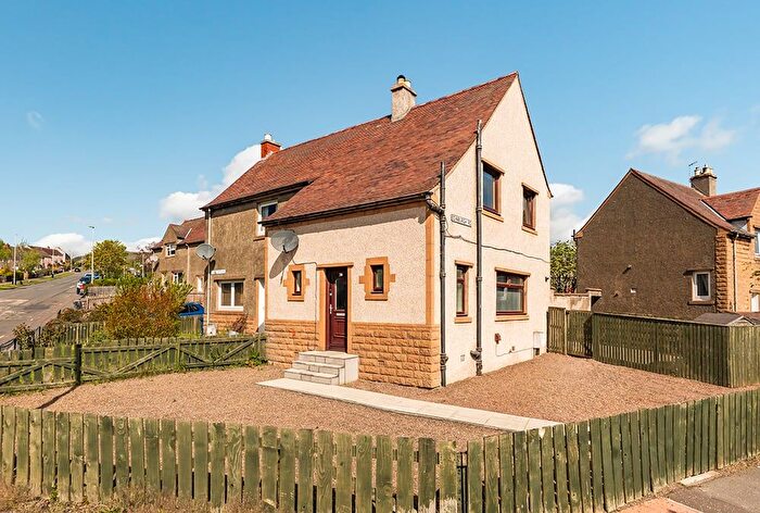 3 Bedroom Semi-detached House For Sale In Edinburgh Road, Penicuik, EH26