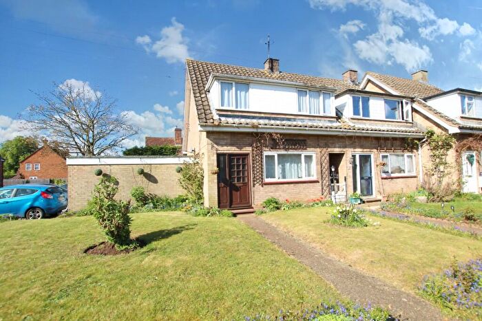 3 Bedroom End Of Terrace House For Sale In Blacksmith Close, Everton, SG19