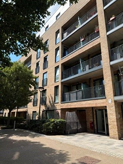 2 Bedroom Flat To Rent In New Festival Avenue, London, E14