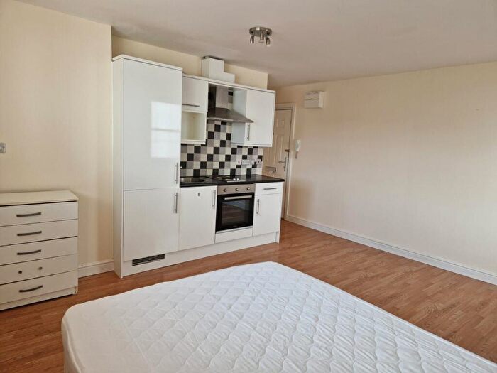 Studio To Rent In Flat, Park Street, Luton, LU1