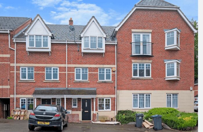 5 Bedroom Town House To Rent In Canterbury Close, Erdington, B23