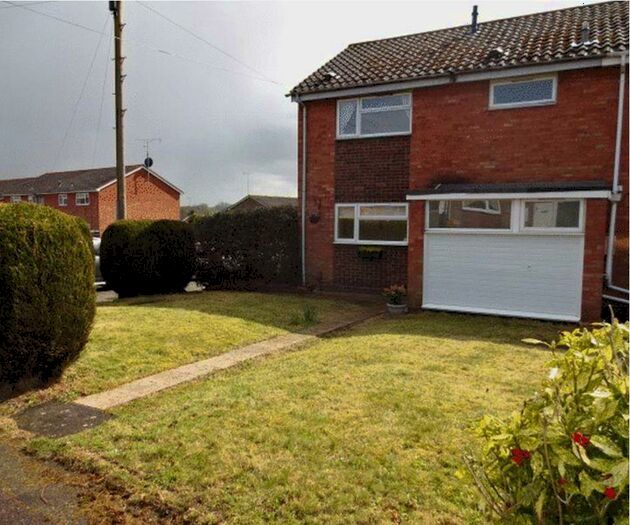 3 Bedroom House To Rent In Tennyson Way, Kidderminster, DY10