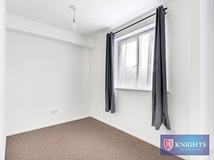 Flat For Sale In Linnet Close, London, N9