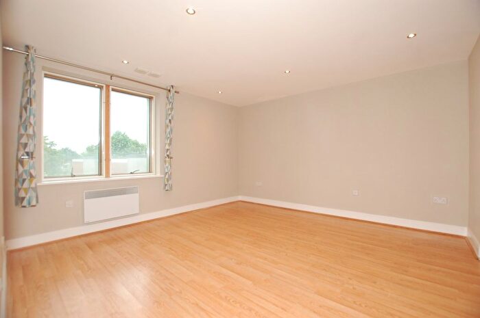 1 Bedroom Flat To Rent In Albemarle Road, Beckenham, BR3