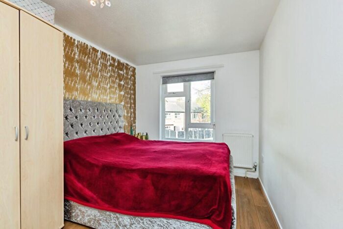 1 Bedroom Flat To Rent In Ladysmock Gardens, Nottingham, NG2