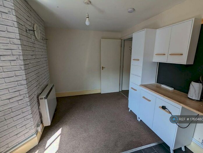 2 Bedroom Flat To Rent In High Street, Huntingdon, PE29