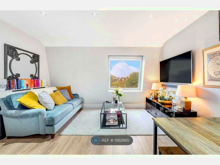 2 Bedroom Flat To Rent In Sarsfeld Road, London, SW12