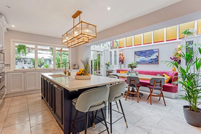 6 Bedroom Semi-Detached House To Rent In Sutton Court Road, London, W4