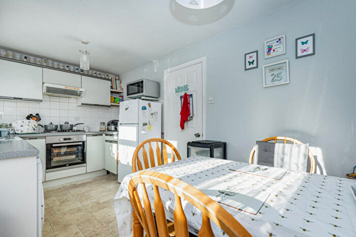 2 Bedroom Semi-Detached House For Sale In Havelock Road, Oxford, OX4