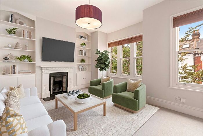 2 Bedroom Flat For Sale In Aliwal Road, London, SW11