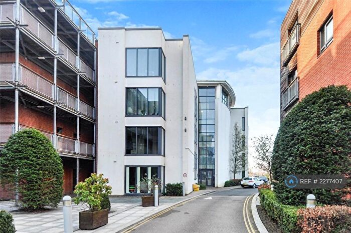 2 Bedroom Flat To Rent In Wilmslow Road, Manchester, M20