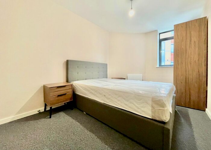 2 Bedroom Flat To Rent In Balmoral House, Windsor Street, M5