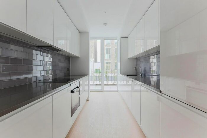 4 Bedroom Property To Rent In Starboard Way, Royal Wharf, E16