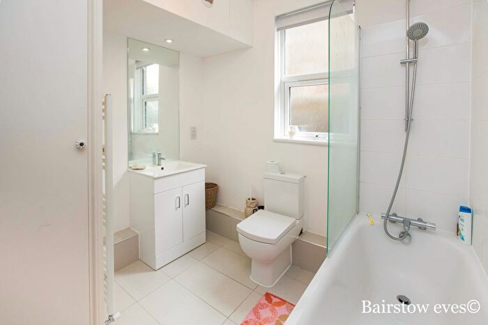 2 Bedroom Flat To Rent In Brettenham Road, London, E17