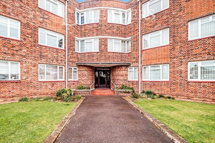 1 Bedroom Apartment To Rent In Amberley Court, BN11