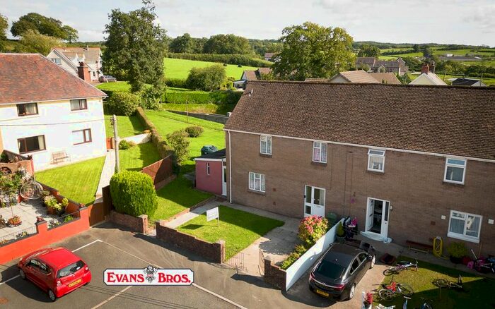 3 Bedroom Property For Sale In Derwendeg, Porthyrhyd, Carmarthen, SA32