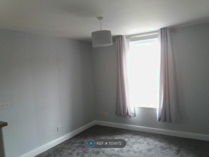 2 Bedroom Flat To Rent In King Street, Market Rasen, LN8