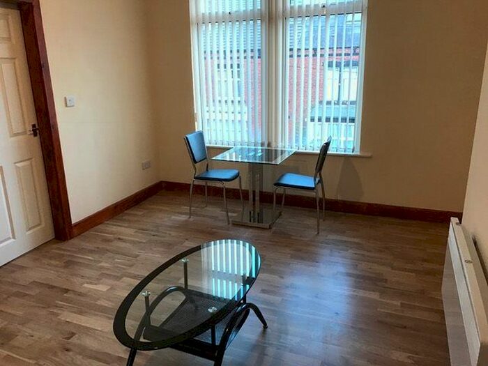 1 Bedroom Flat To Rent In Kirkstall Ave, Leeds, LS5