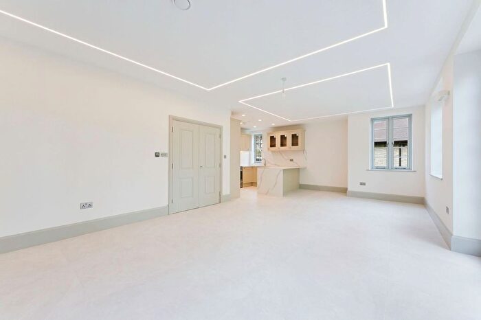 3 Bedroom Flat To Rent In Haq Mansions, Purley, CR8