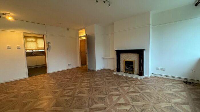 2 Bedroom Flat To Rent In Greenwich High Road, London, SE10