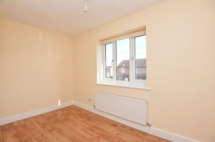 2 Bedroom End Terrace House To Rent In Honeysuckle Close, Bicester, OX26