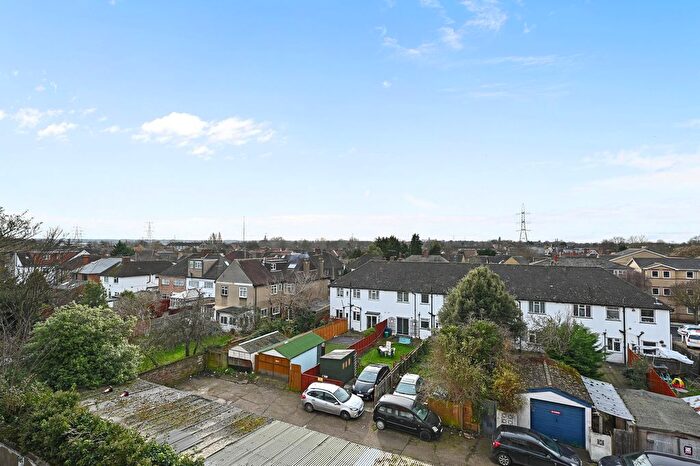 1 Bedroom Flat For Sale In London Road, Mitcham, CR4