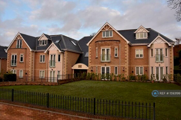 2 Bedroom Flat To Rent In Connor Court, Enfield, EN2