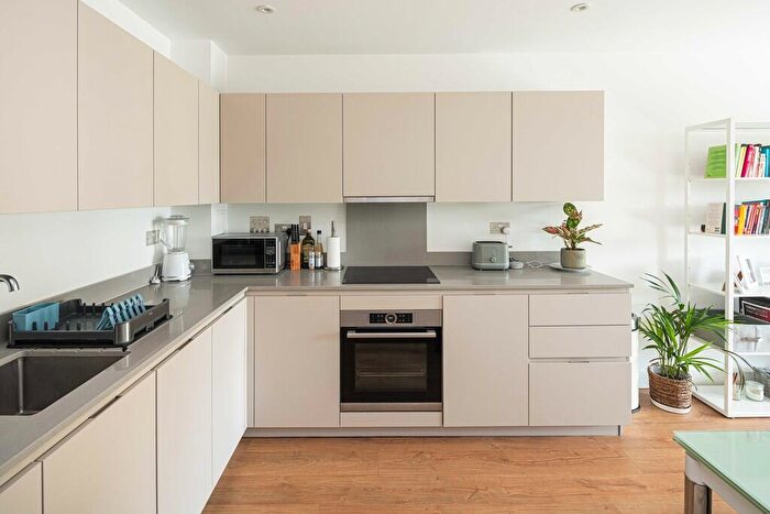 2 Bedroom Apartment For Sale In Camberwell Road, London, SE5
