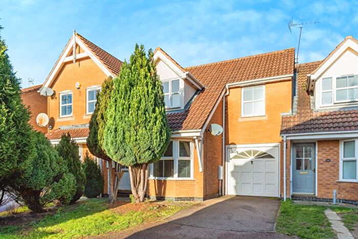 3 Bedroom Detached House For Sale In Lordswood Close, Wootton, Northampton, NN4