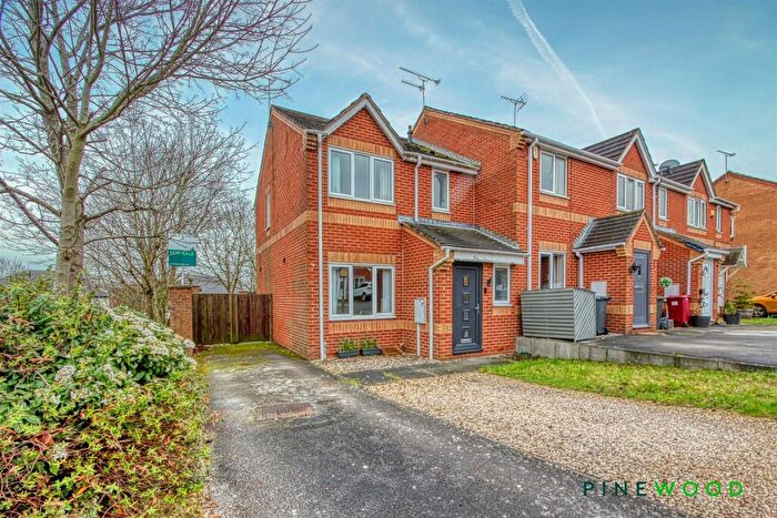 3 Bedroom Town House For Sale In Copenhagen Road, Clay Cross, Chesterfield, Derbyshire, S45