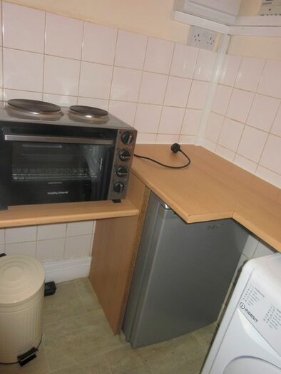 Studio To Rent In Bulwer Road, London, E11