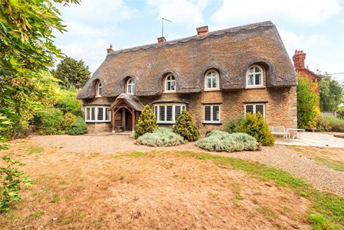4 Bedroom Detached House To Rent In High Street, Harrold, Bedfordshire, MK43