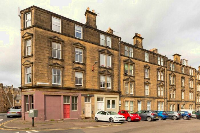 2 Bedroom Flat To Rent In Dean Park Street, Edinburgh, EH4