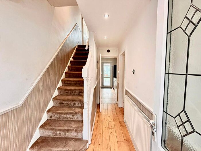 3 Bedroom Semi Detached House To Rent In Cunningham Road, Waltham Cross, EN8