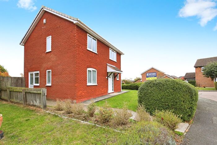 3 Bedroom Detached House For Sale In Walnut Way, Stilton, Peterborough, PE7