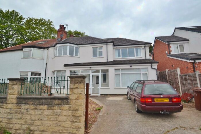 4 Bedroom Semi-Detached House To Rent In Well House Drive, Oakwood, Leeds, LS8