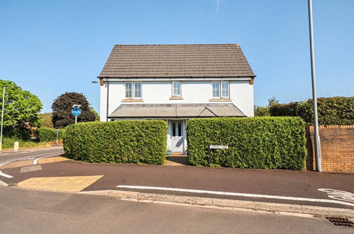 3 Bedroom Detached House For Sale In Atkins Hill, Wincanton, BA9